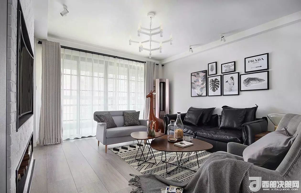 沙發(fā)背景墻選對裝飾畫，才能美了整個客廳空間！