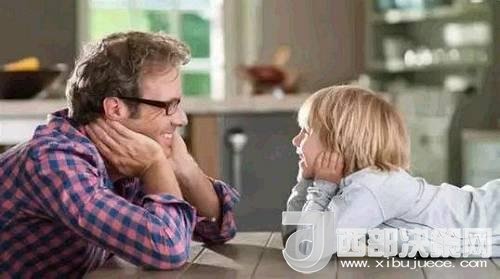 “你長(zhǎng)大之后會(huì)變得非常忙，所以我希望你能在小時(shí)候停下來(lái)低頭聞聞花香，然后把花瓣和葉子放進(jìn)你的小竹筐，在我們的客廳和院子里瘋跑。”