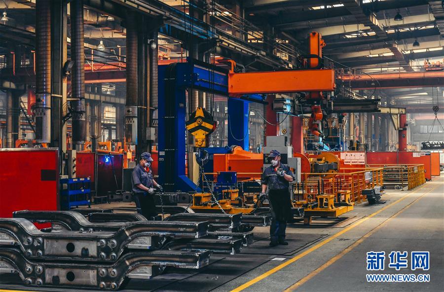 (在習(xí)近平新時代中國特色社會主義思想指引下——新時代新作為新篇章·習(xí)近平總書記關(guān)切事·圖文互動)(6)汗水的味道——記錄奮戰(zhàn)在復(fù)工復(fù)產(chǎn)一線的勞動者