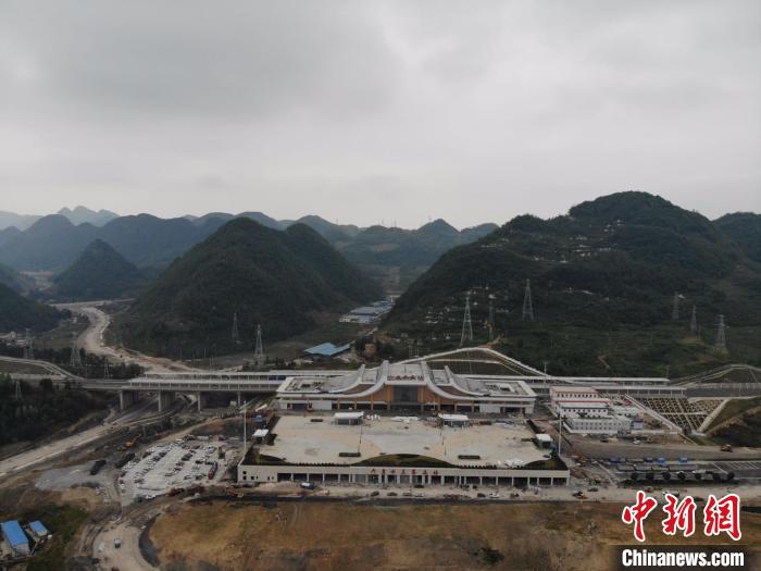 貴州省首條城際高速鐵路——安六鐵路開始聯(lián)調(diào)聯(lián)試。中國鐵路成都局集團(tuán)公司供圖