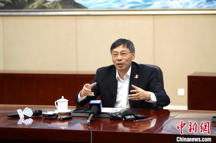 近日，全國人大代表、浪潮集團董事長兼CEO孫丕恕接受媒體采訪。浪潮集圖供圖