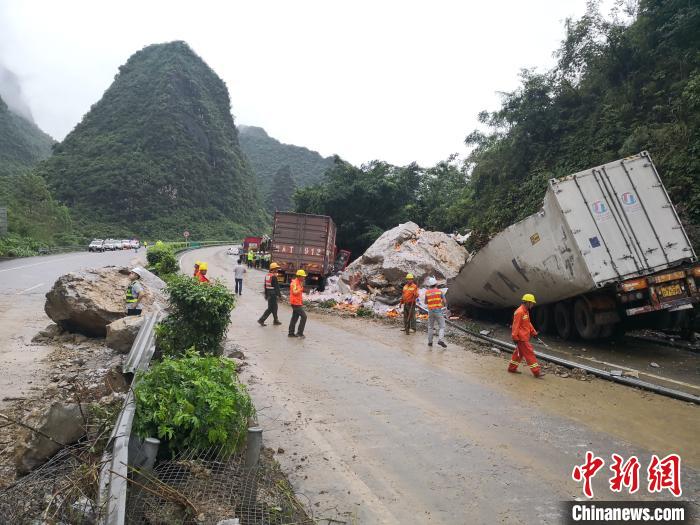 事故現(xiàn)場(chǎng)。　黃鵬 攝