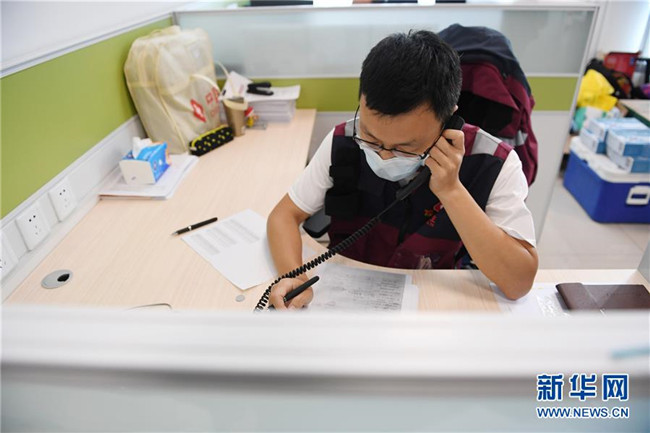 （新華全媒頭條·圖文互動(dòng)）（2）首都再戰(zhàn)“疫”，難忘40天——寫在北京應(yīng)急響應(yīng)級(jí)別降級(jí)之際