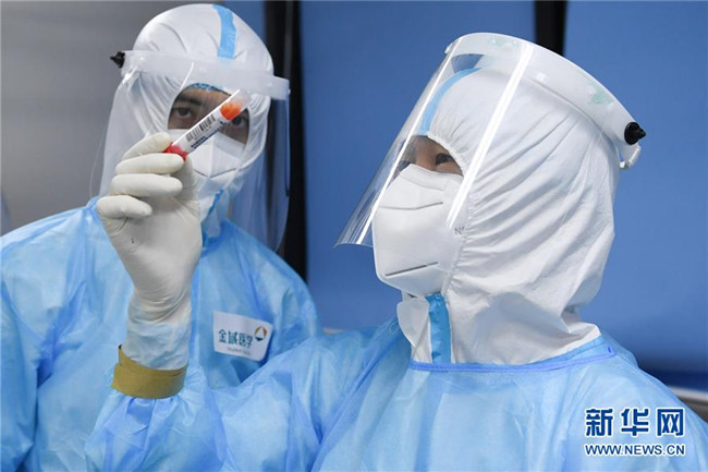 （新華全媒頭條·圖文互動(dòng)）（10）首都再戰(zhàn)“疫”，難忘40天——寫在北京應(yīng)急響應(yīng)級(jí)別降級(jí)之際 