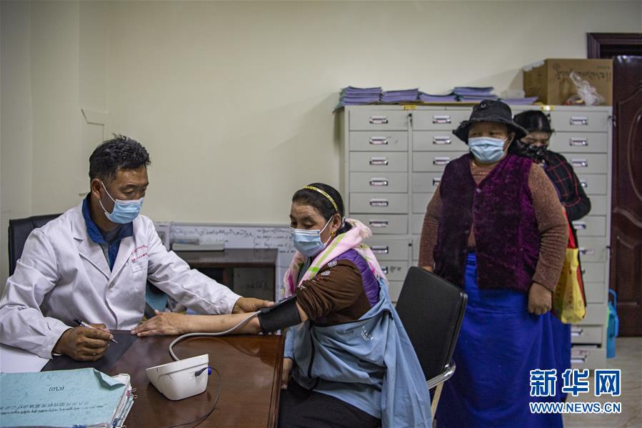 （新華全媒頭條·走向我們的小康生活·圖文互動(dòng)）（6）扎西德勒，我們的新家園——西藏易地扶貧搬遷搬出幸福美好新生活